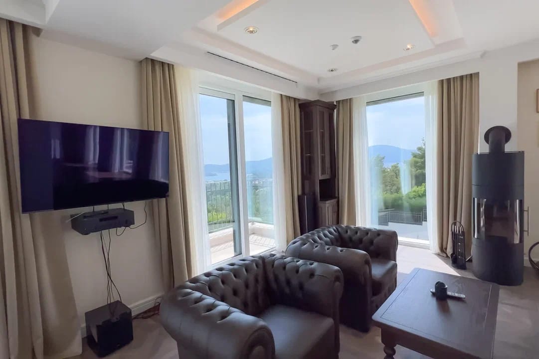 Image of Villa - 6 Bedrooms - 2 Bathrooms for Sale in Tivat-Mrcevac-Montenegro, Image 14